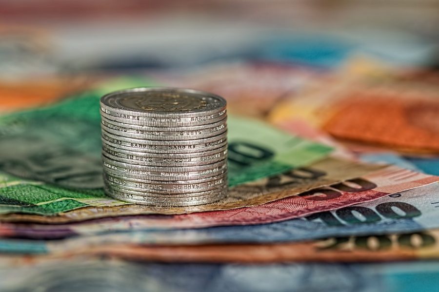 Bank for International Settlements' Agustin Carstens expects central banks to issue digital currencies soon