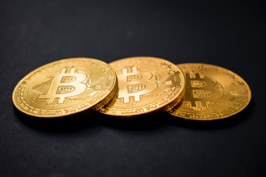 Trump trumped by Fed Reserve Powell as Bitcoin price stays resolute following Twitter tirade