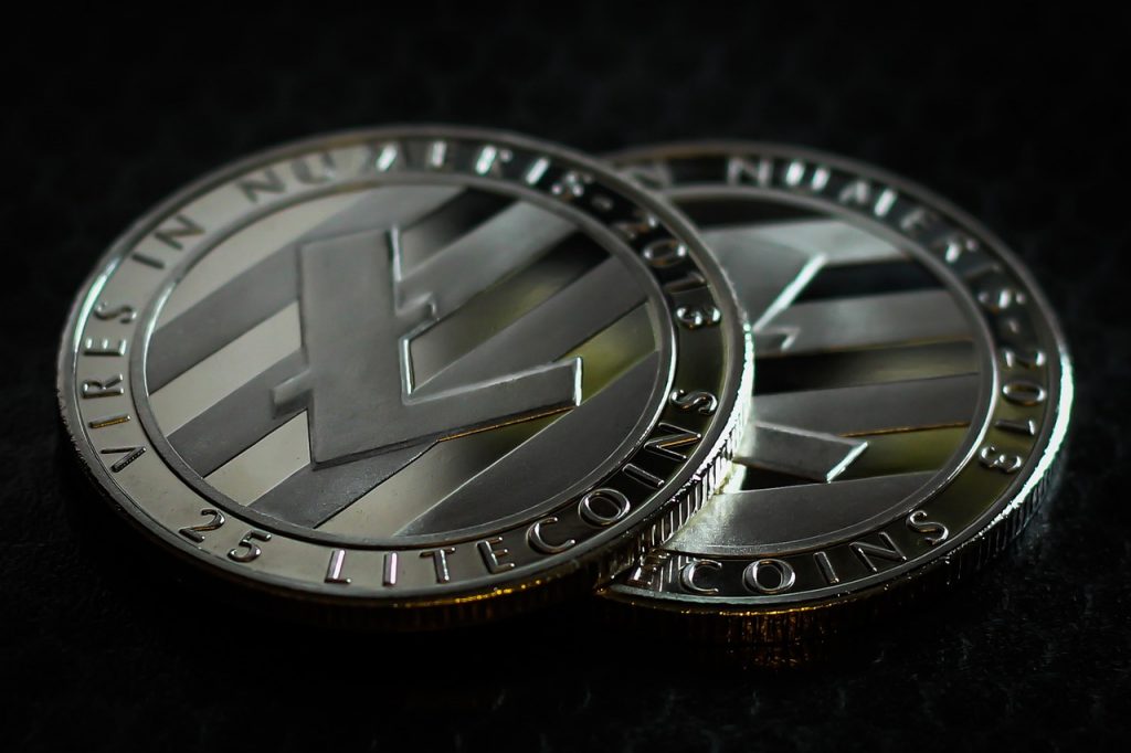 Litecoin set to breach ascending triangle as buying pressure rises